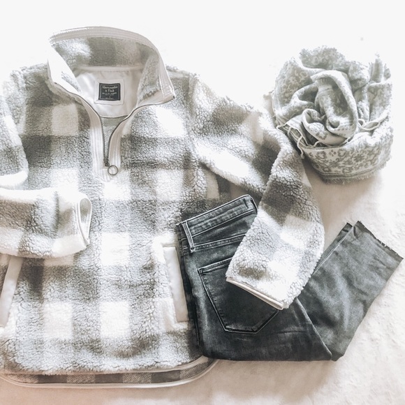 Abercrombie & Fitch Tops - Abercrombie & Fitch Sherpa Fleece Pullover